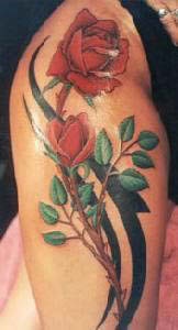 Schlängelnde Rose Tattoo