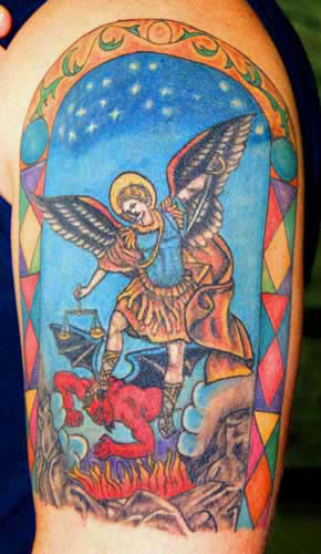 Engel besiegt Teufel Tattoo