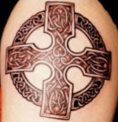 Keltisches Kreuz Tattoo mit Verzierungen