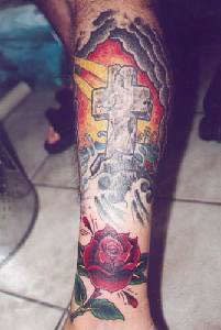 Kreuz und Himmel Tattoo